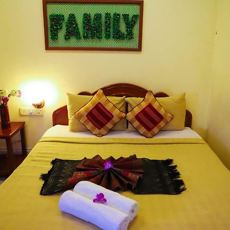 Fancy Guesthouse Phnom Penh Esterno foto