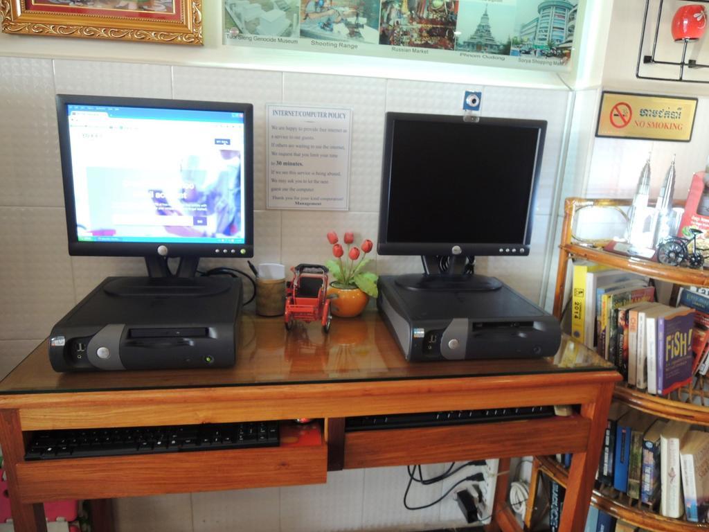 Fancy Guesthouse Phnom Penh Esterno foto