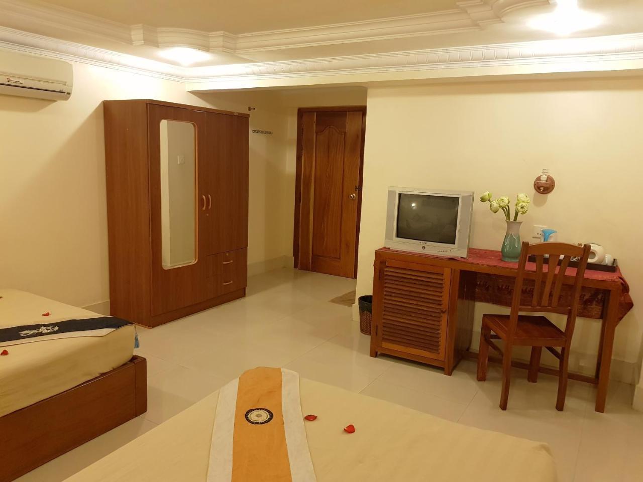 Fancy Guesthouse Phnom Penh Esterno foto