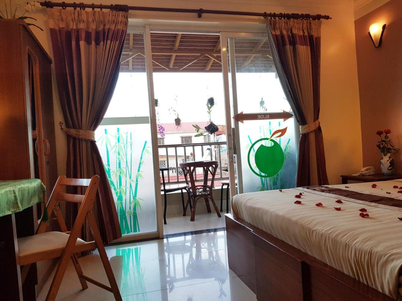 Fancy Guesthouse Phnom Penh Esterno foto