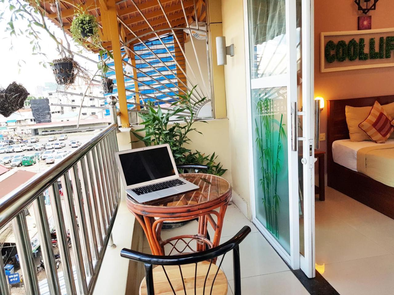 Fancy Guesthouse Phnom Penh Esterno foto