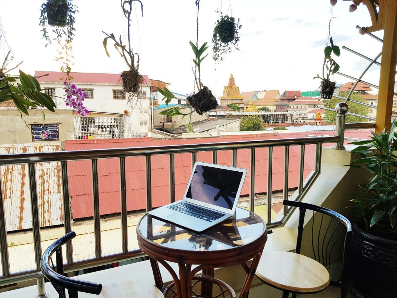 Fancy Guesthouse Phnom Penh Esterno foto