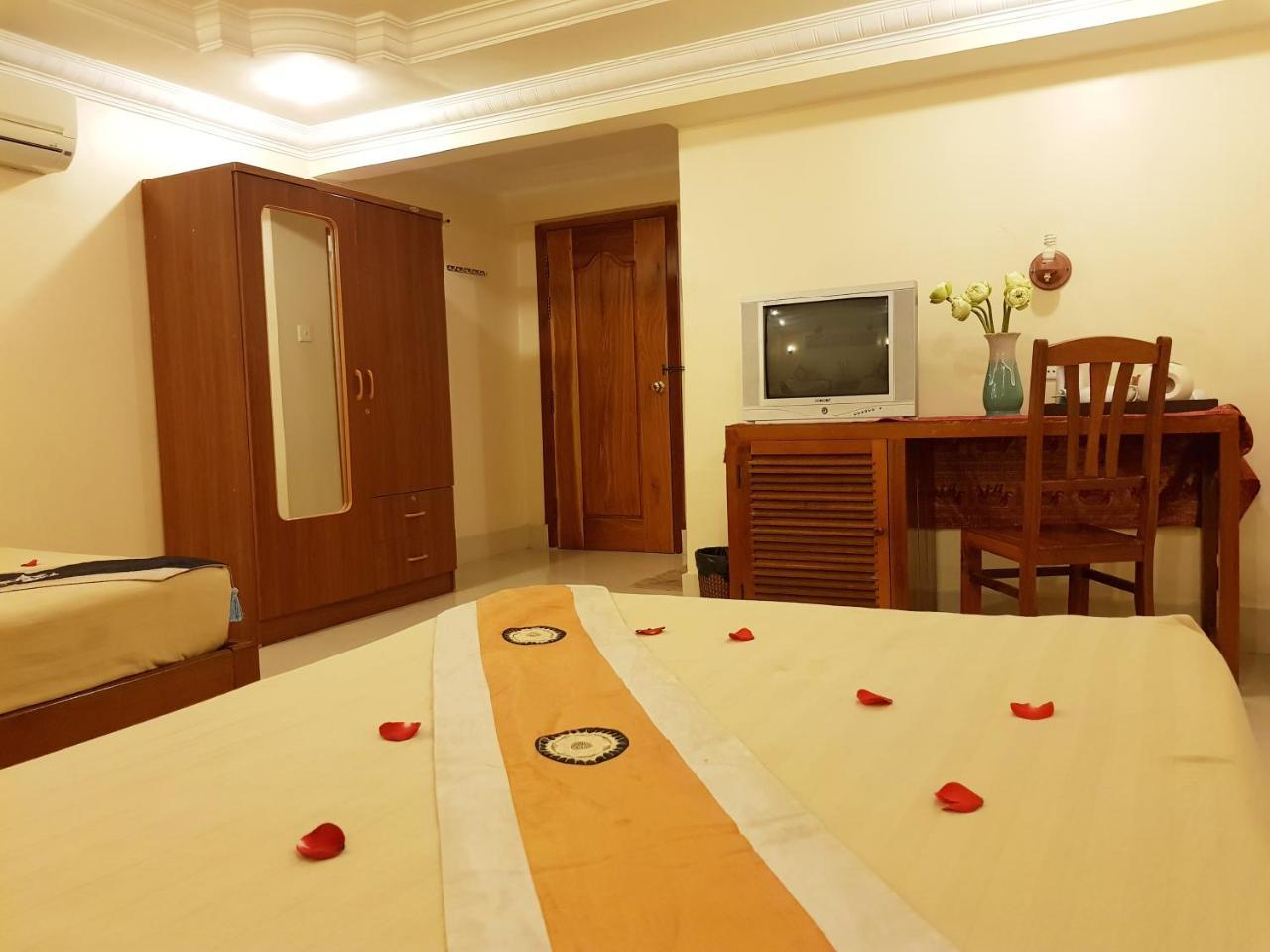 Fancy Guesthouse Phnom Penh Esterno foto